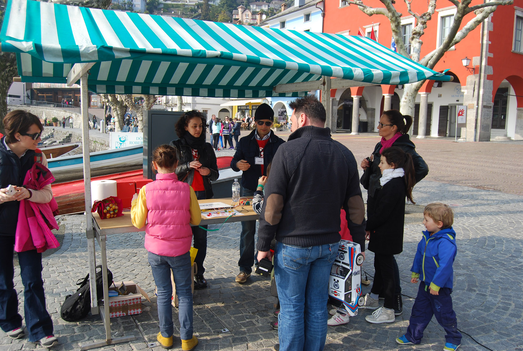 3-asconoscienza-festa-piazza